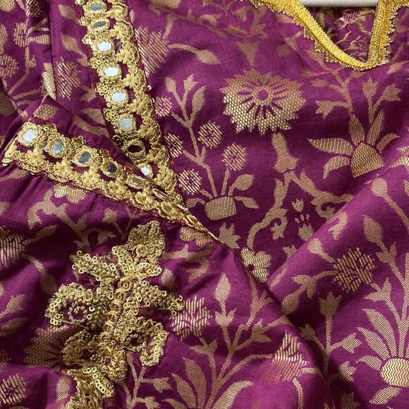 Pakistani Cross Stitch Embroidered & mirror work Kurta size large - Picture 6 of 7